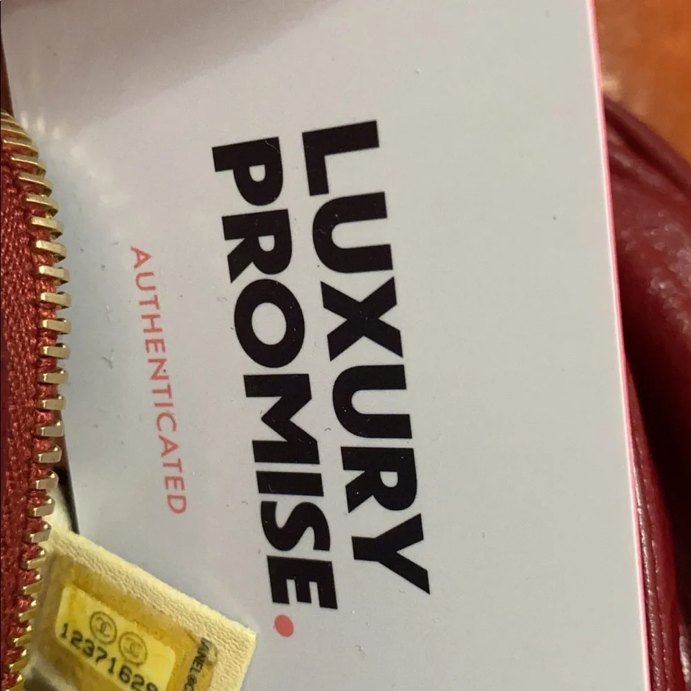 Chanel - Picture 7 of 9